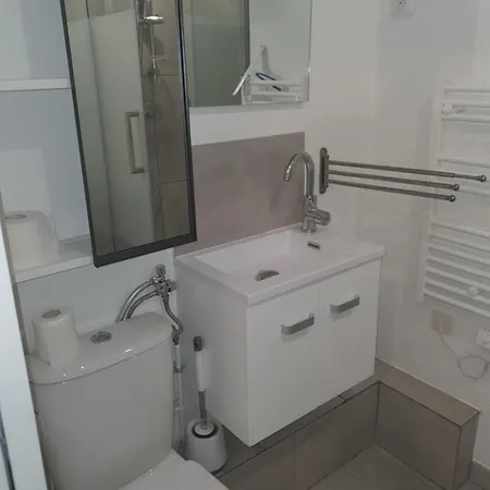 Quatro La Corniche 아파트 *